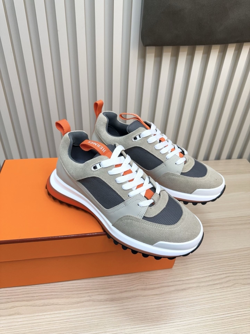 H**me5 sneaker